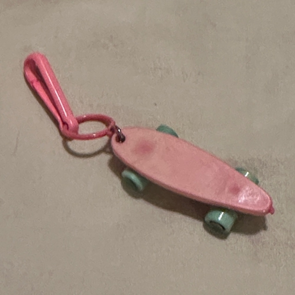 *Vintage* 80's Skateboard Plastic Clip Necklace Charm